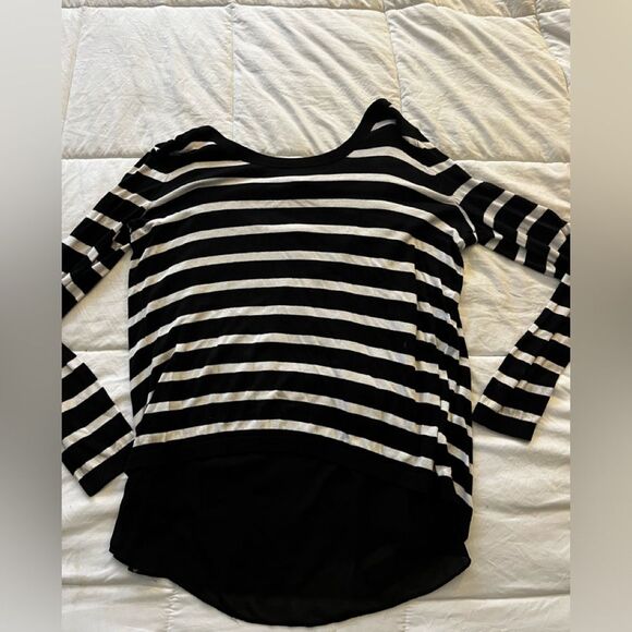 Torrid size 0 Large striped black and white sweater - Picture 1 of 7